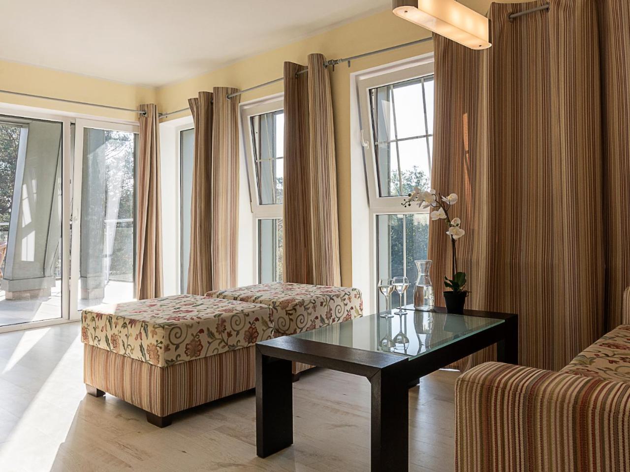 Vacationclub - Rezydencja Bursztyn Apartament 31 Świnoujście Exteriör bild